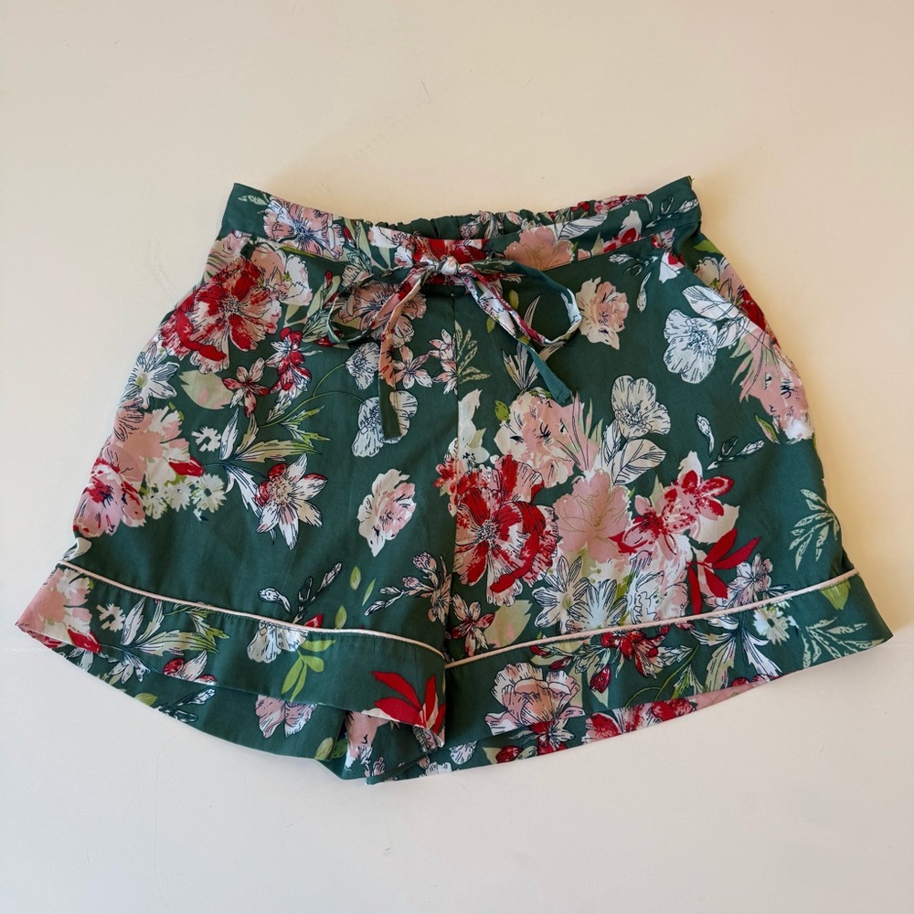 Women’s Spring Floral Green, Pink Pajama Shirt and Shorts Set, Lightweight, EUC - Picture 3 of 10